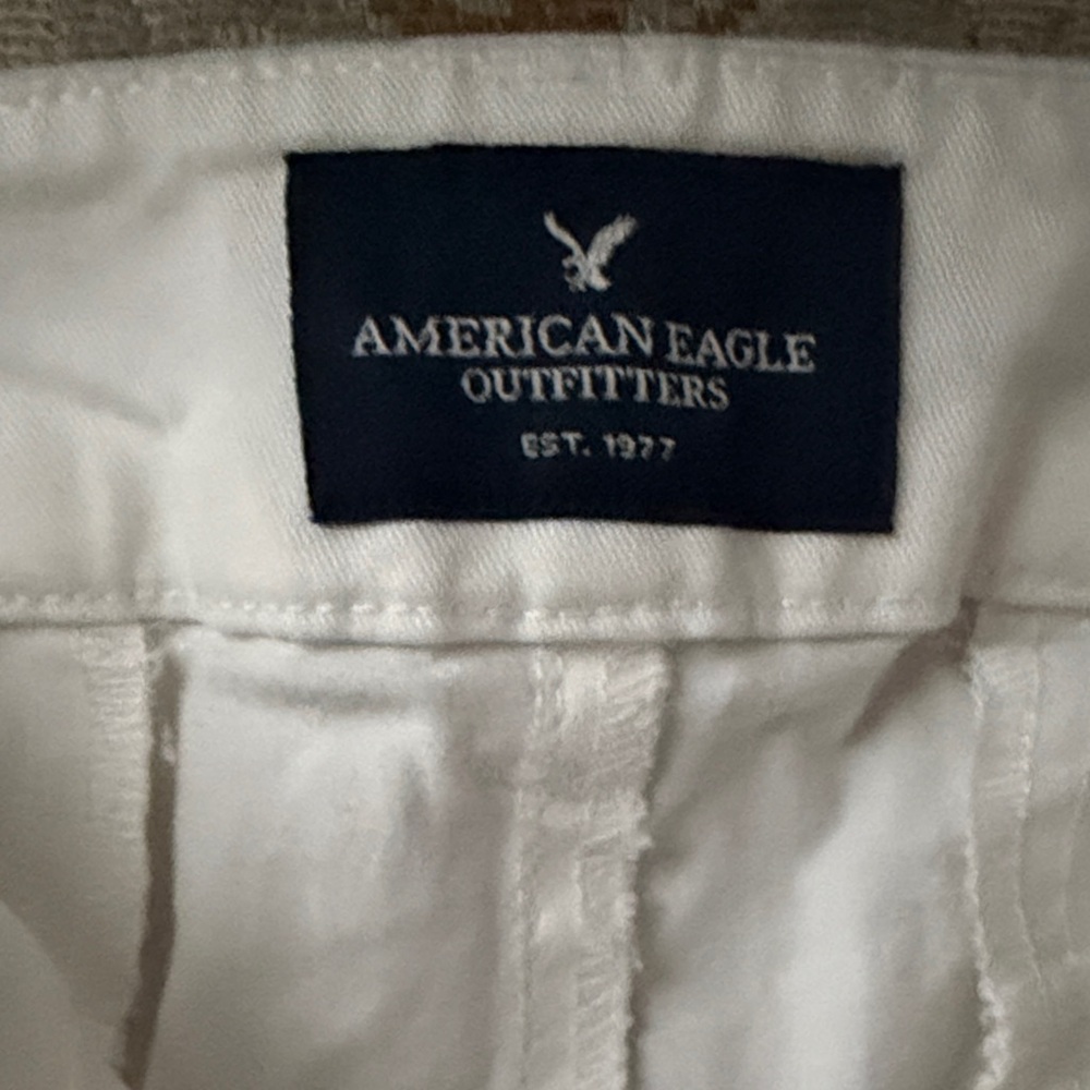 American Eagle Outfitters Women's White High Waist Shorts - Picture 2 of 4